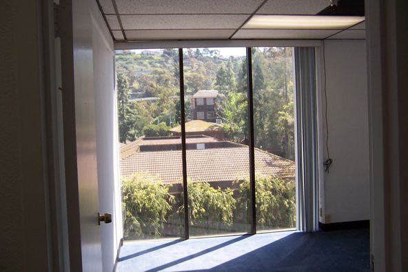 GREAT LAYOUT, TWO PRIVATE OFFICES WITH WINDOWS, LARGE BULLPEN/RECEPTION